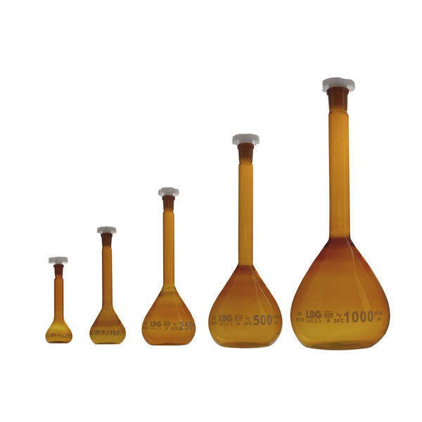 Messkolben, Braunglas, LBG 3.3, Klasse A, mit Plastikverschluss, 50 ml, 12/21, 2 St.